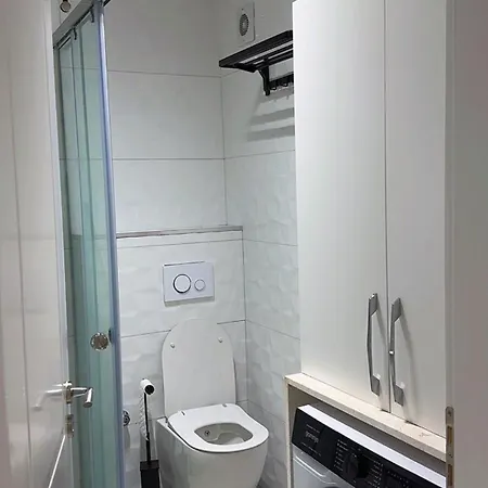 Apartmenti C1 Dhoma 34 *