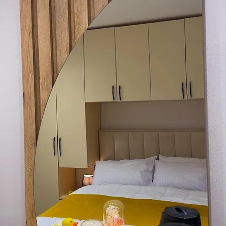 Appartamento Apartmenti C1 Dhoma 34 *
